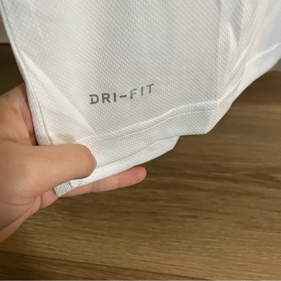 🆕 Nike White LA Clippers Essential Practice Performance T-Shirt - Picture 5 of 10